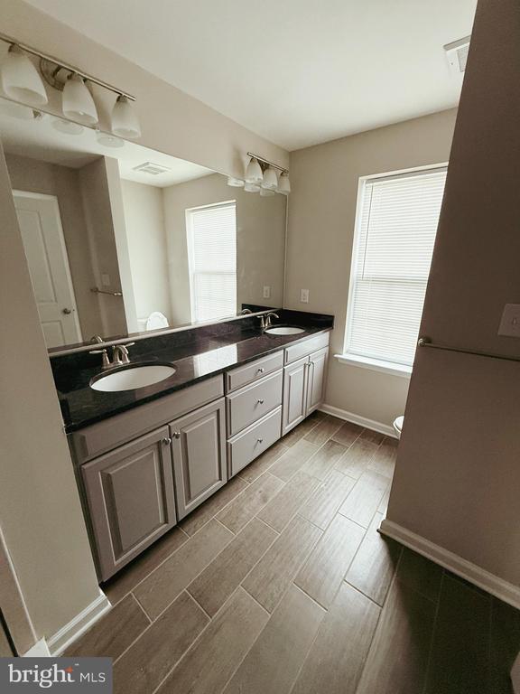 Building Photo - 1101 Hights Farm Rd N