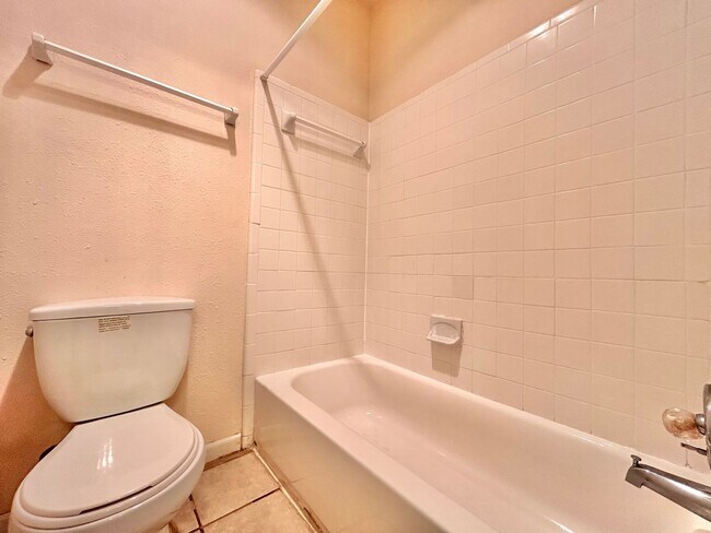 Building Photo - Charming 1/BR 1/BA + Den in a Private, Pea...
