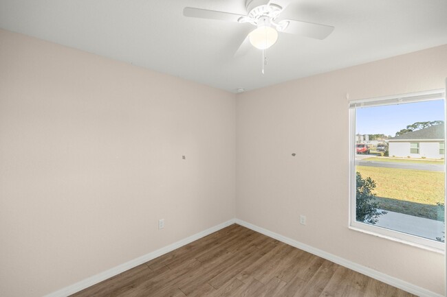 Building Photo - Lovely 2 Bed 2 Bath Apartment Home! COMING...