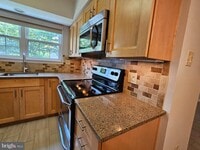 Building Photo - 12109 Greenway Ct