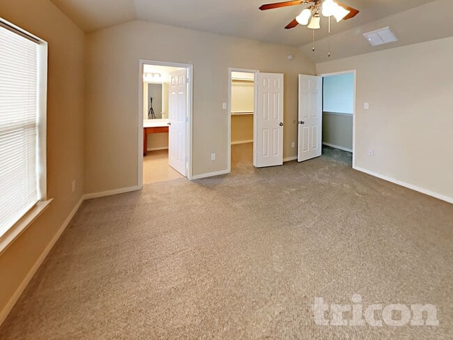 Building Photo - 410 Crosby Village Dr