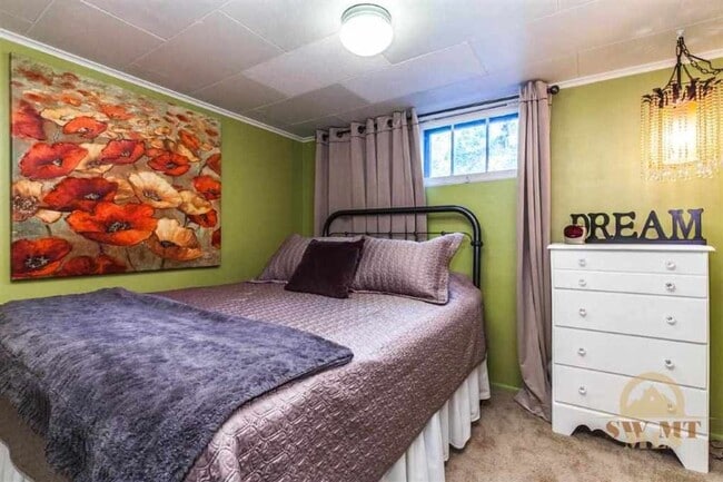 Building Photo - Charming Southside Bozeman Home