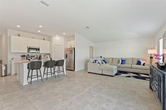 Building Photo - 656 Daring Dr