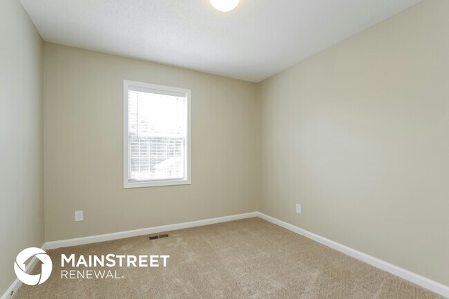 Building Photo - 219 Hampton Dr
