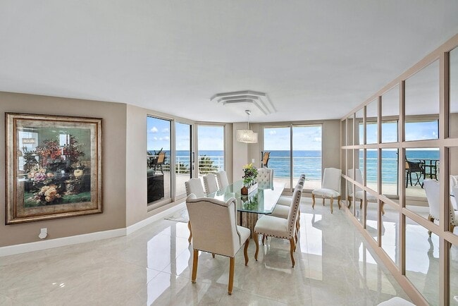 Building Photo - 176 Helios Dr