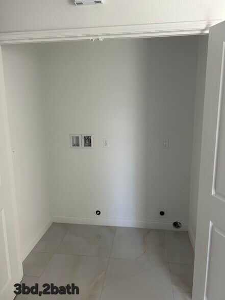 Building Photo - 8153 Banana Ave