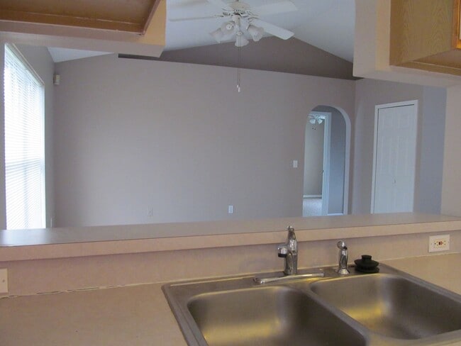 Building Photo - UCF Area - 1 bedroom