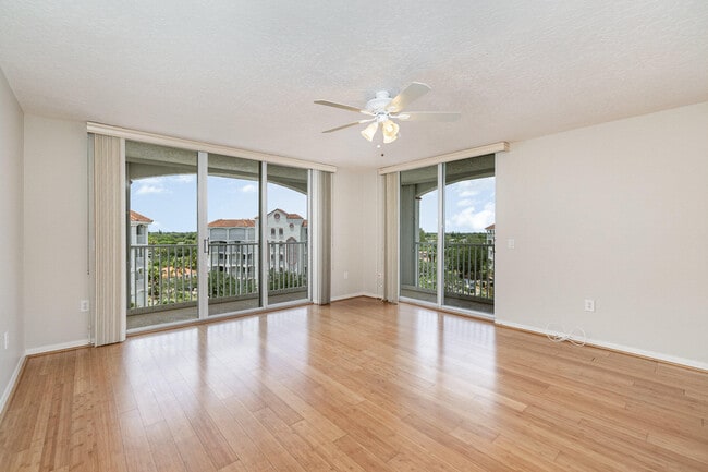 Building Photo - 801 Del Rio Way