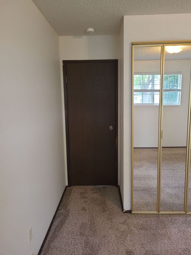 Building Photo - House with Bonus Room & Garage