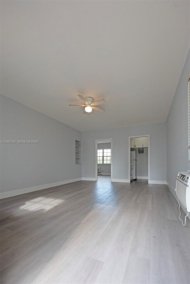 Building Photo - 2383 Flamingo Dr