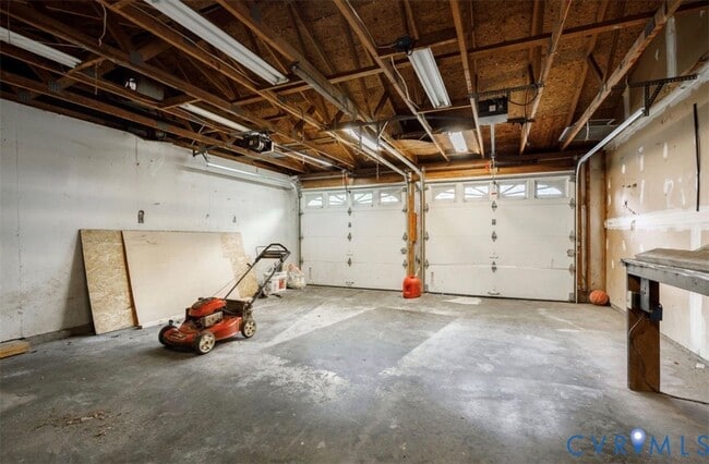 Building Photo - 5712 Willowbranch Dr