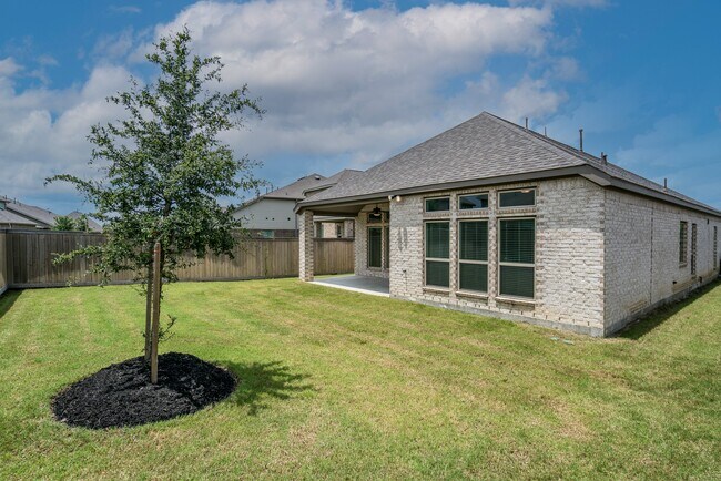 Building Photo - 15518 Lake Meridian Dr