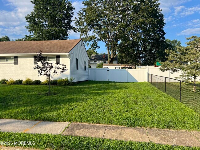 Building Photo - 709 Coral Way