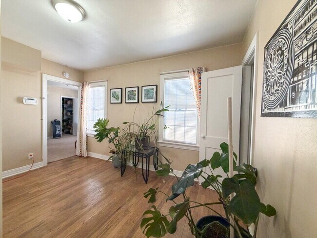 Building Photo - 2516 30th St