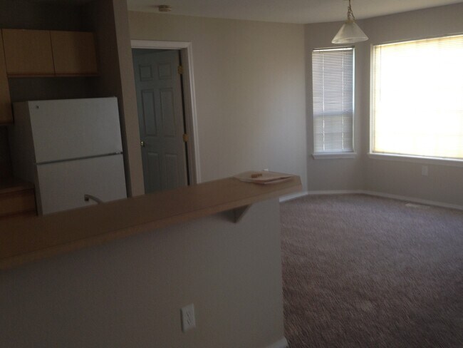 Building Photo - 121 N Avenger Ln