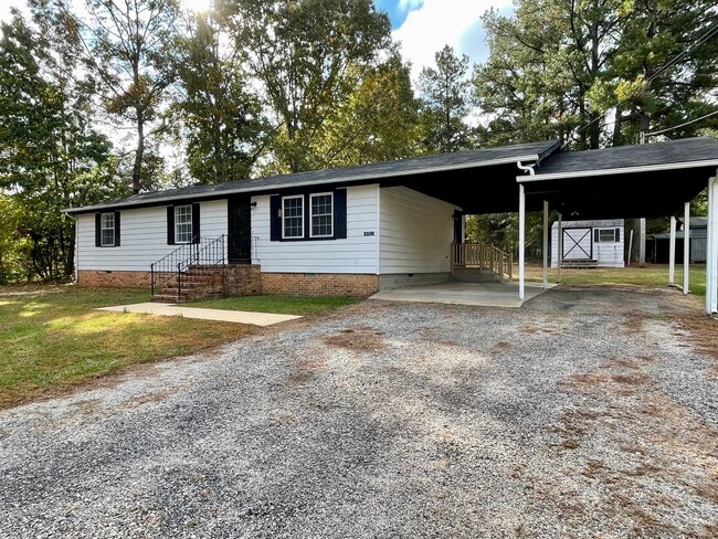 Primary Photo - 3 Bed/2 Bath Rancher Near Lake Gaston