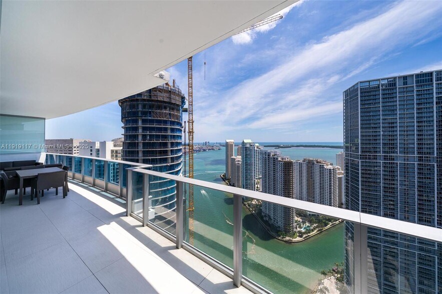 Building Photo - 200 Biscayne Boulevard Way