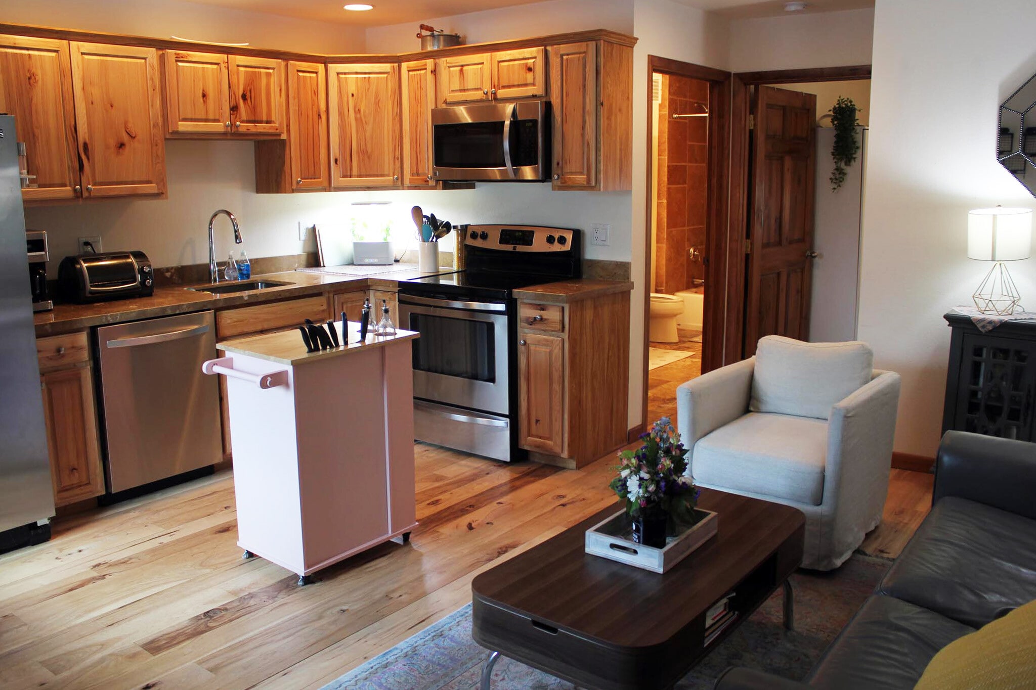 Building Photo - 61 Virginian Ln