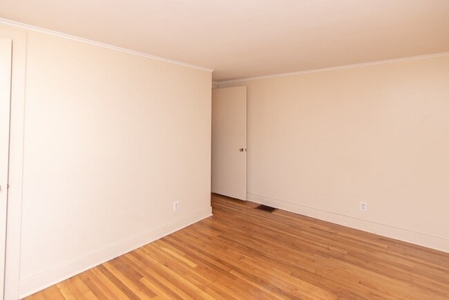 Building Photo - 98 Hillcrest Dr
