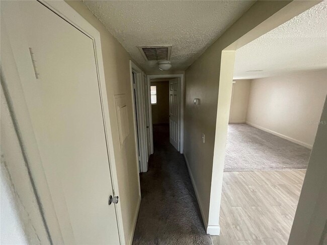 Building Photo - 4128-4126 Shoreline Dr