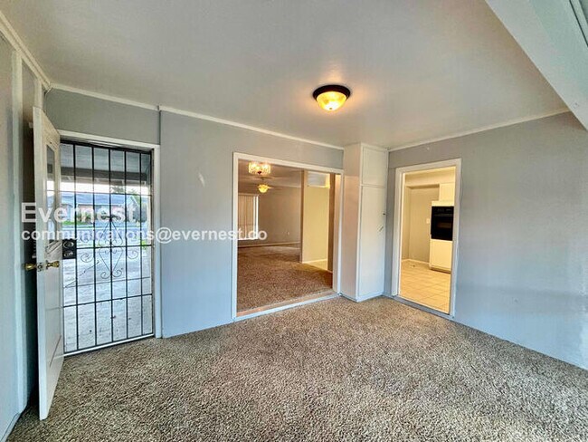 Building Photo - 28848 Del Monte Dr