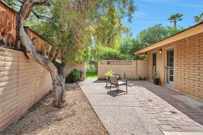 Building Photo - TEMPE GOLF COURSE HOME in SHALIMAR NEIGHBO...