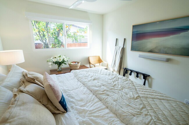 Building Photo - 2628 Hacienda Way