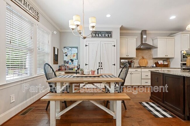 Building Photo - 215 Harrison Pond Dr