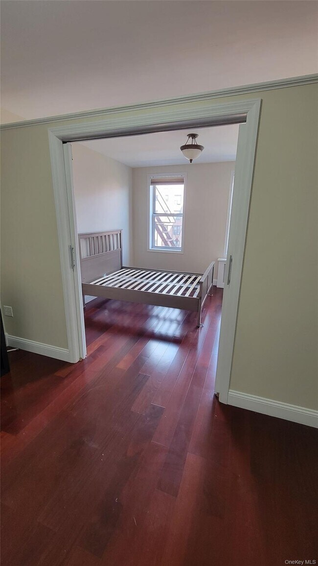 Building Photo - 141-60 84th Rd