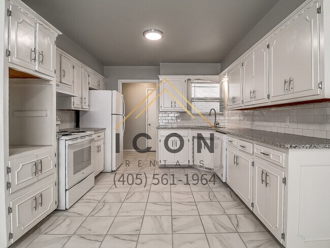 Building Photo - 2513 SW 69th St
