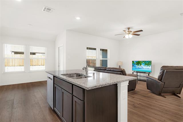 Building Photo - 712 Cool Cyn Trl