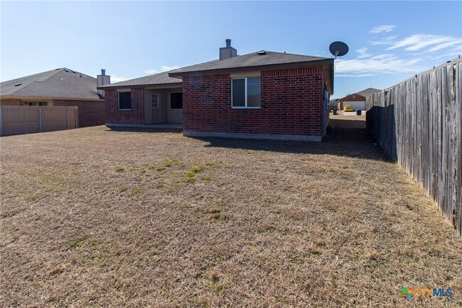 Building Photo - 3803 Lyna Ct