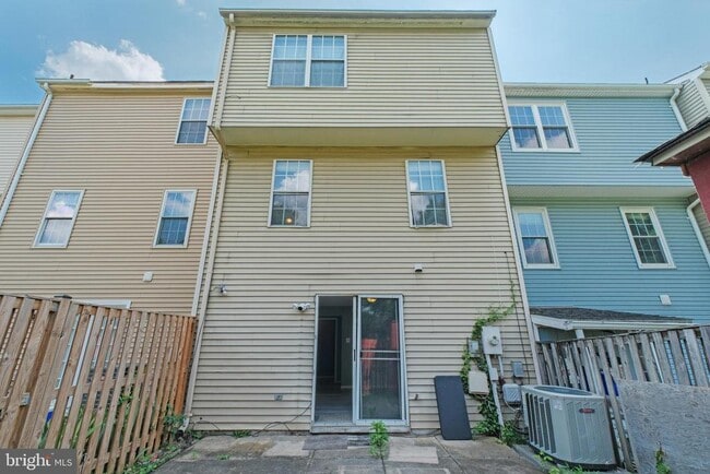Building Photo - 18931 Birdseye Dr