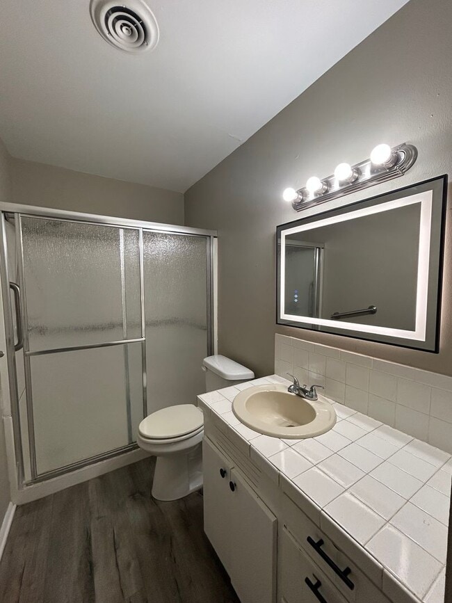 Building Photo - 3-Bedroom, 2-Bath Home in Prime Location!