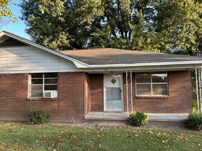 Building Photo - Rollins St 106/108 (duplex)