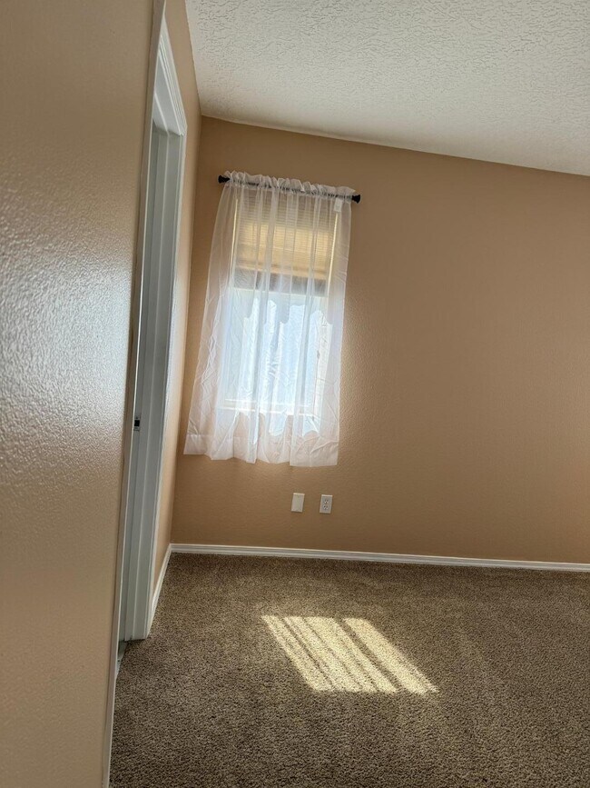 Building Photo - 10920 Tomatillo Ln SE