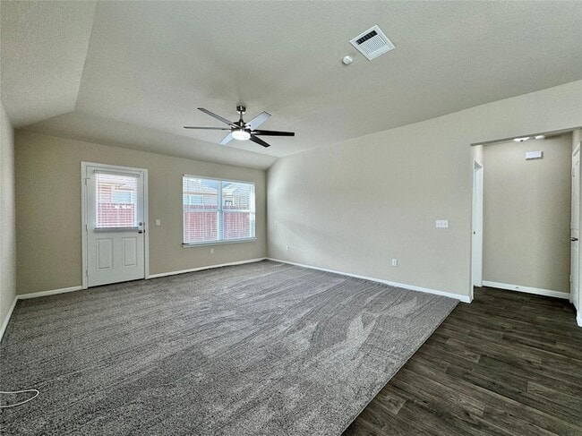 Building Photo - 224 Yoakum St