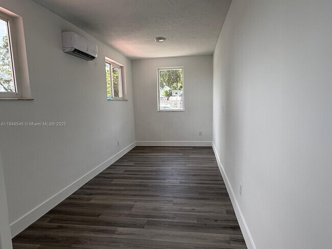 Building Photo - 3368 NW 51st Terrace