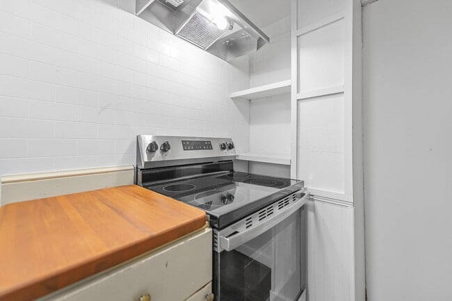 Building Photo - 520 Lincoln Ave