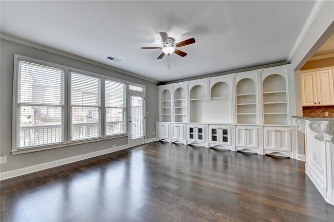 Building Photo - 812 Red Hart Ln