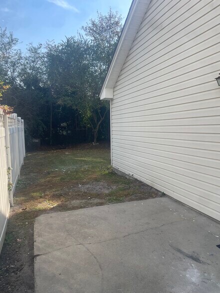 Back yard - 1811 Barberry Dr