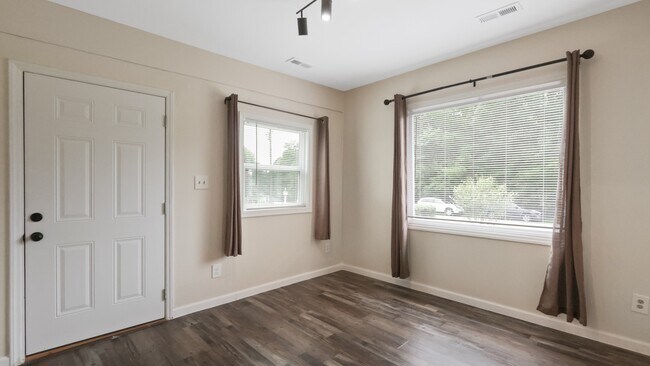 Building Photo - 3132 Fields Dr