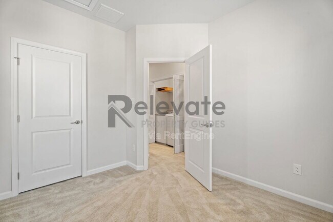 Building Photo - 4223 New Hermitage Dr