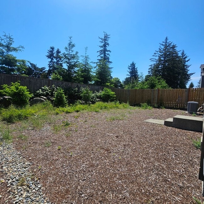 Building Photo - Move-In Ready 3 Bed, 2.5 Bath Home in Desirable Port Orchard Neighborhood