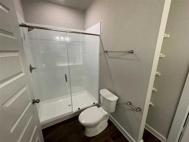 Building Photo - 9807 Grosbeak Ln