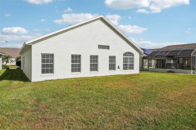 Building Photo - 235 Royal Palm Dr