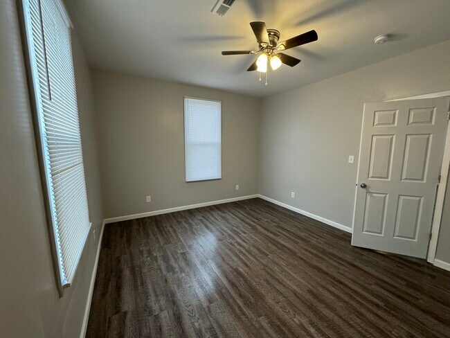 Bed 3 - 206 S 16th St