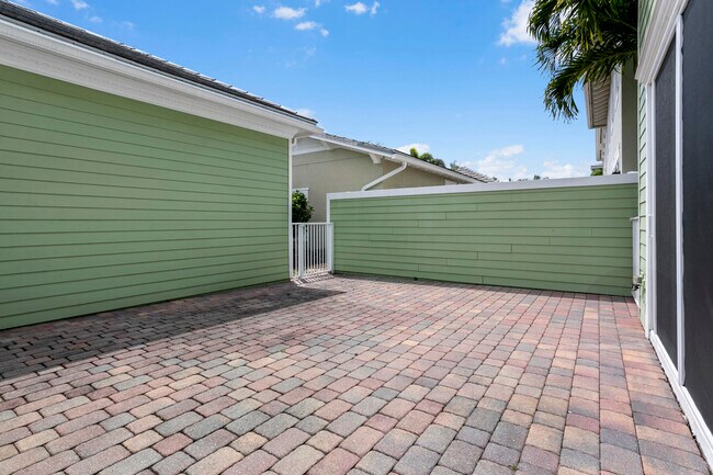 Building Photo - 1114 Sweet Hill Dr