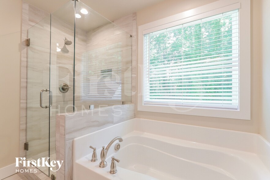 Building Photo - 7030 Lawson Dr