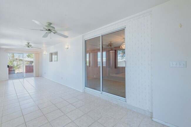 Building Photo - 10675 N Kilimanjaro Ave